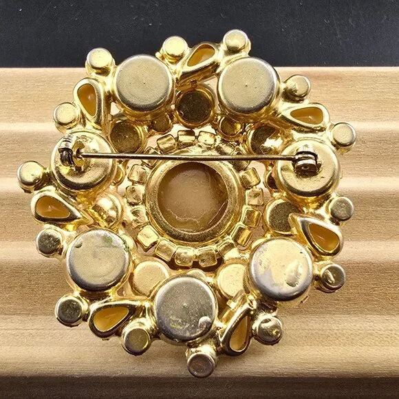 RARE Juliana D&E 2" Birthday Cake Statement Brooch Gold Tone Aurora Borealis - Picture 6 of 12